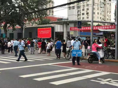 科技賦能城市管理 1100余個路側(cè)車位助力中考停車，智慧軟件精準服務(wù)